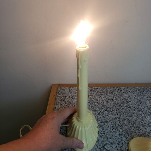 Lot of 2 Vintage MCM 9”‎ Christmas Window Electric Light Drip Candles - Picture 8 of 8